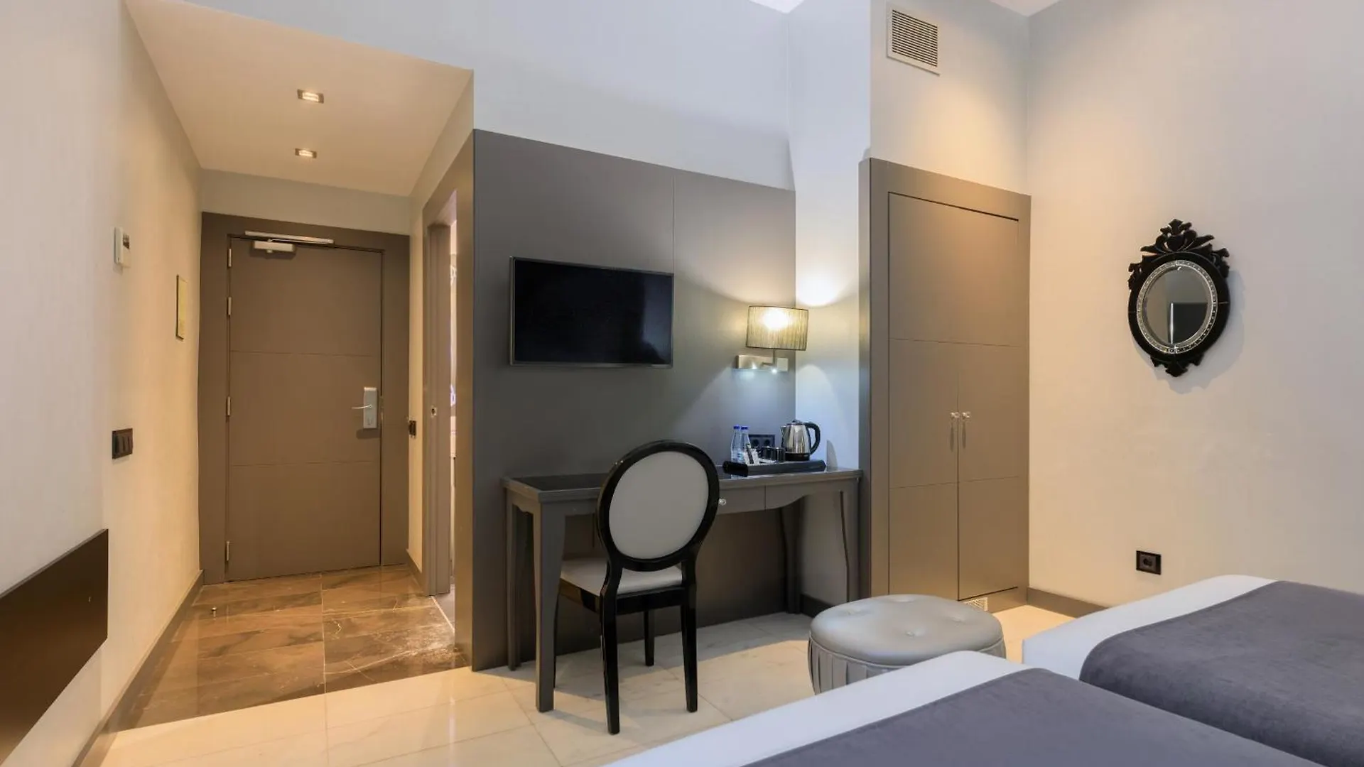 Hotel Ciutadella Barcelona 4*,  Spain